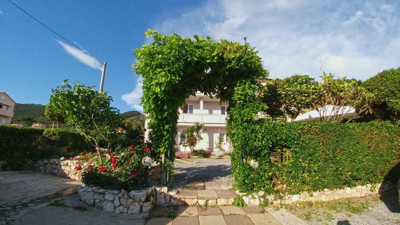 Apartmani Kastelan Barbat na Rabu 外观 照片